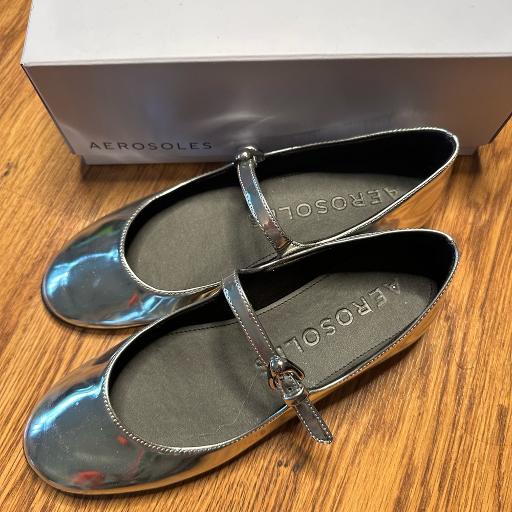 AEROSOLES Silver Flat